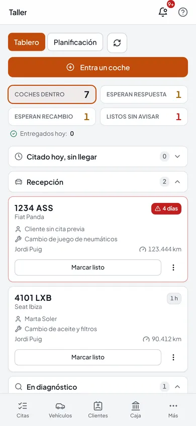 El tablero en el móvil: las esperas en secciones plegables, con su contador.